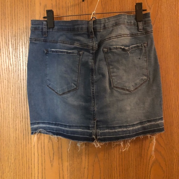 Distressed jean skirt - Picture 2 of 2